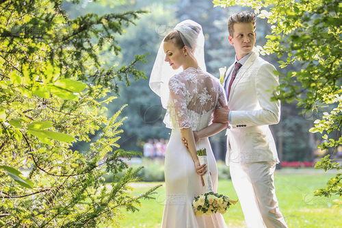 夫妻姿势视频,亲密瞬间，情感交融