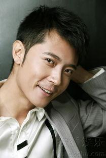 男明星的写真,探寻男明星写真中的魅力瞬间