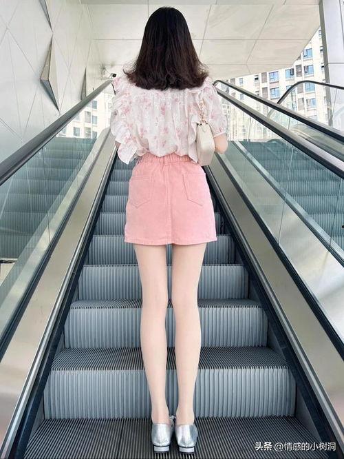 艺术节短裙丝袜,丝袜短裙演绎艺术节的时尚风情