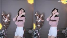 美女性感跳舞视频,美女性感舞姿，视觉盛宴一触即发